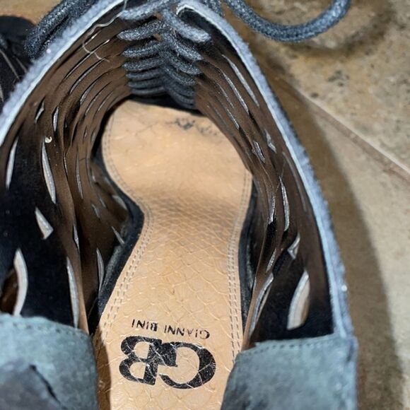 Gianni Bini Black Suede Leather Laser Cut Lace-Up Ankle Booties Size 8M - Picture 9 of 15